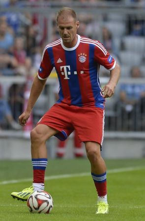 体育直击CBA：青岛险胜广州终结两连败