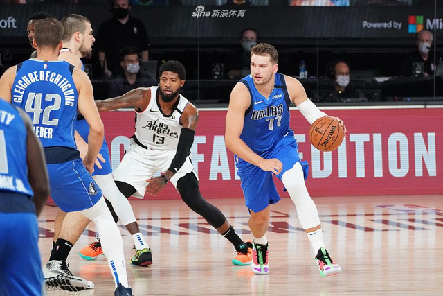 中国足球的 中国足球的