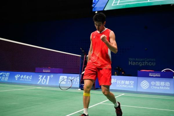 約基奇八年前上了首發隊友們如今的命運真是神奇 六人走進CBA 高圓圓居然在練柔術.