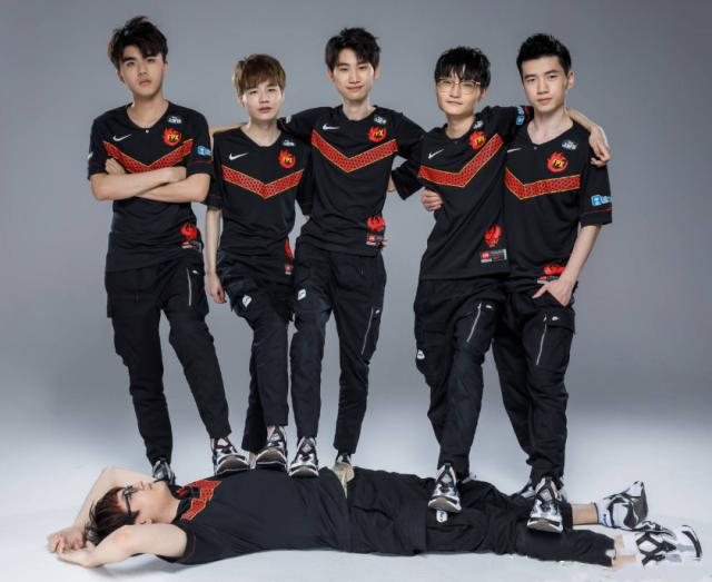 至三条街的 至三条街的