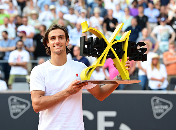 击球策略并 击球策略并